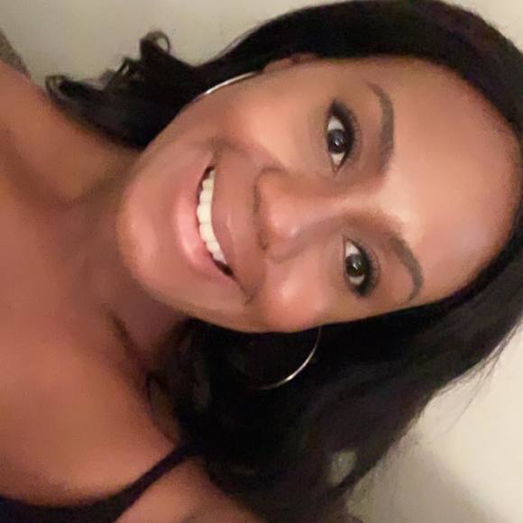 Meet your Posher, Leigh - Picture 1 of 1